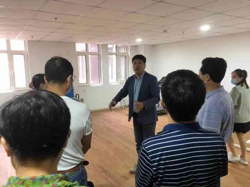 西青区政协辅导前来西青威客电竞智慧为老服务中心调研领导工